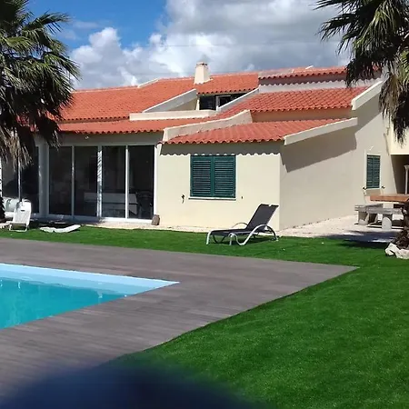 Amazing Huge In Villa Palmela